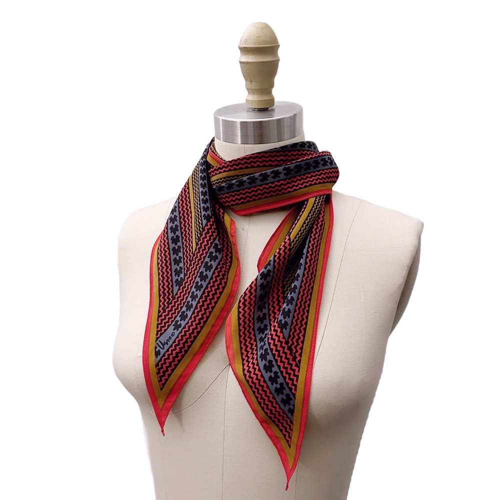 Vintage Vera Neck Scarf Patterned